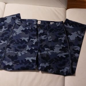 GAP Blue Camouflage Girlfriend Khaki Size 14.